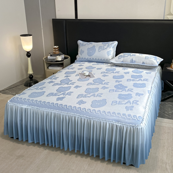 91家纺网 家纺一手货源 找家纺 莱家富 2025新款A类凉感提花冰丝凉席床裙款 快乐小熊-天蓝