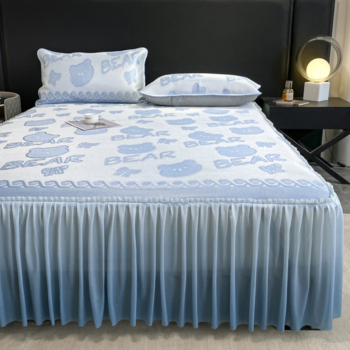 91家纺网 家纺一手货源 找家纺 莱家富 2025新款A类凉感提花冰丝凉席床裙款 快乐小熊-天蓝