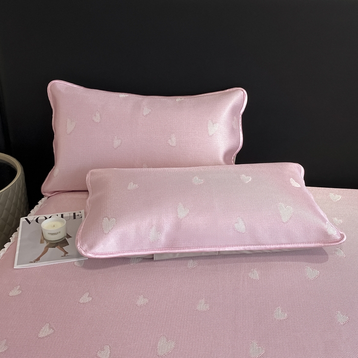 91家纺网 家纺一手货源 找家纺 莱家富 2025新款A类凉感提花冰丝凉席床裙款 心仪-粉