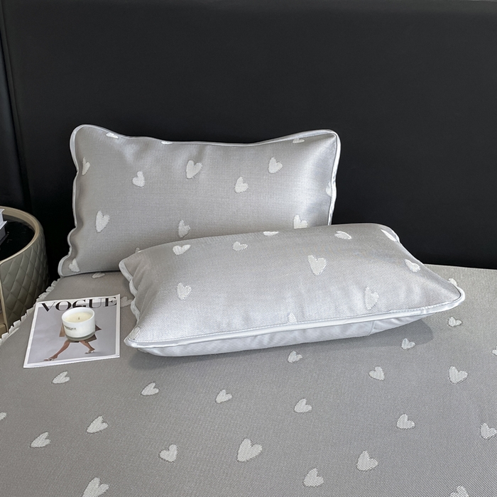 91家纺网 家纺一手货源 找家纺 莱家富 2025新款A类凉感提花冰丝凉席床裙款 心仪-灰