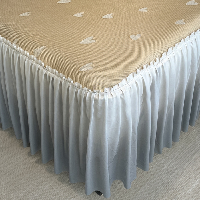 91家纺网 家纺一手货源 找家纺 莱家富 2025新款A类凉感提花冰丝凉席床裙款 心仪-奶咖