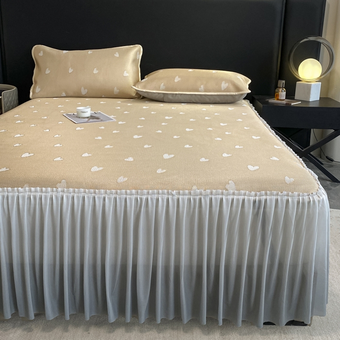 91家纺网 家纺一手货源 找家纺 莱家富 2025新款A类凉感提花冰丝凉席床裙款 心仪-奶咖