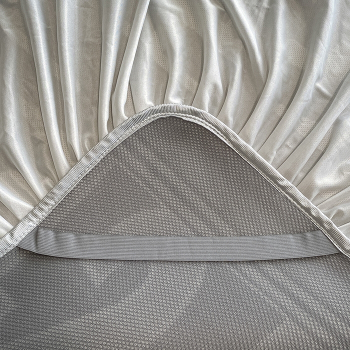 91家纺网 家纺一手货源 找家纺 莱家富 2025新款A类凉感提花冰丝凉席床裙款 字母涂鸦-灰