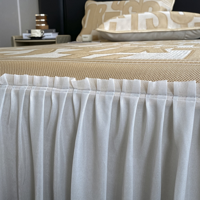 91家纺网 家纺一手货源 找家纺 莱家富 2025新款A类凉感提花冰丝凉席床裙款 字母涂鸦-奶咖