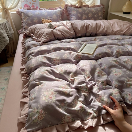 91家纺网 家纺一手货源 找家纺 （总）韩巢家纺 2025新款针织双层纱花边款被套直播热销款四件套学生宿舍床单三件套-（提供卖家秀）