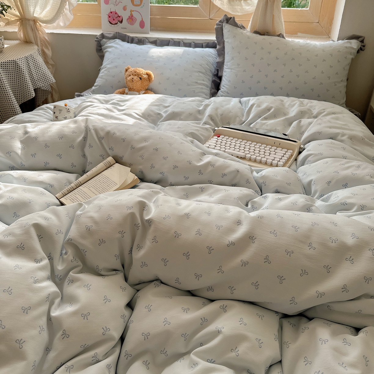 91家纺网 家纺一手货源 找家纺 韩巢家纺 2025新款针织双层纱花边款被套直播热销款四件套学生宿舍床单三件套-（提供卖家秀） 可爱多二