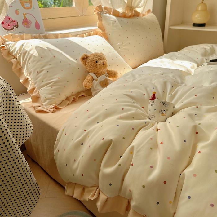 91家纺网 家纺一手货源 找家纺 韩巢家纺 2025新款针织双层纱花边款被套直播热销款四件套学生宿舍床单三件套-（提供卖家秀） 奶油波点米
