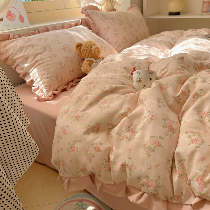 91家纺网 家纺一手货源 找家纺 韩巢家纺 2025新款针织双层纱花边款被套直播热销款四件套学生宿舍床单三件套-（提供卖家秀） 春和豆沙