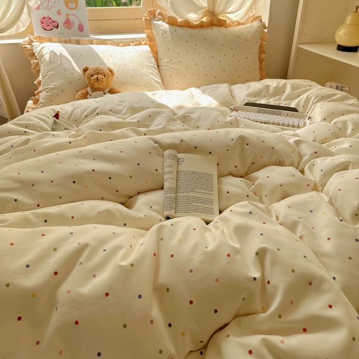 91家纺网 家纺一手货源 找家纺 韩巢家纺 2025新款针织双层纱花边款被套直播热销款四件套学生宿舍床单三件套-（提供卖家秀） 奶油波点米