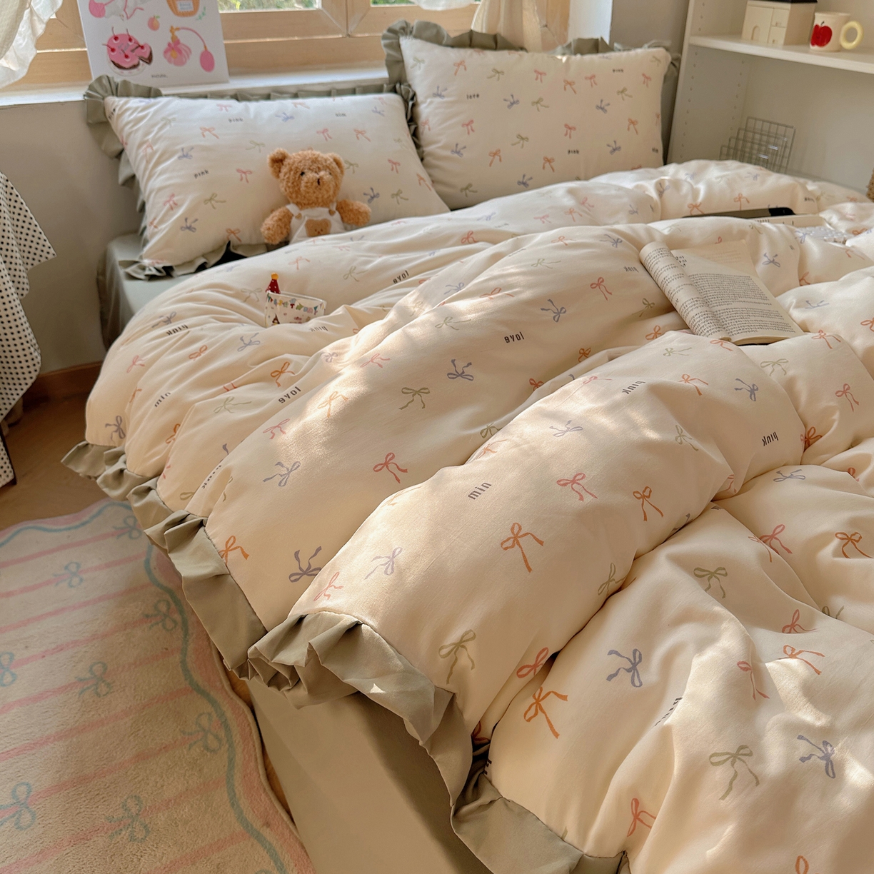 91家纺网 家纺一手货源 找家纺 韩巢家纺 2025新款针织双层纱花边款被套直播热销款四件套学生宿舍床单三件套-（提供卖家秀） 彩色蝴蝶绩