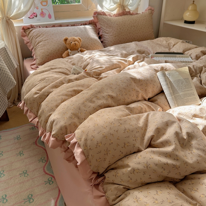 91家纺网 家纺一手货源 找家纺 韩巢家纺 2025新款针织双层纱花边款被套直播热销款四件套学生宿舍床单三件套-（提供卖家秀） 问秋棕