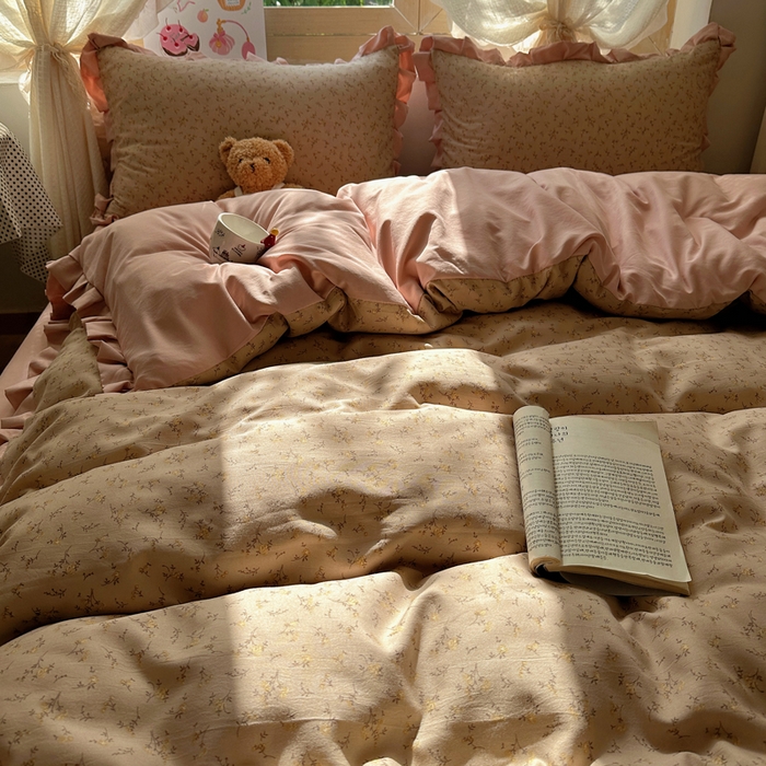 91家纺网 家纺一手货源 找家纺 韩巢家纺 2025新款针织双层纱花边款被套直播热销款四件套学生宿舍床单三件套-（提供卖家秀） 问秋棕