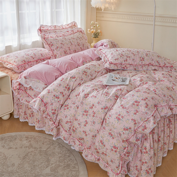 91家纺网 家纺一手货源 找家纺 缦彩 2025新款全棉纯棉夹棉公主风花边床裙四件套 缤纷绮梦