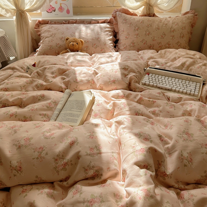 91家纺网 家纺一手货源 找家纺 韩巢家纺 2025新款针织双层纱花边款被套直播热销款四件套学生宿舍床单三件套-（提供卖家秀） 春和豆沙