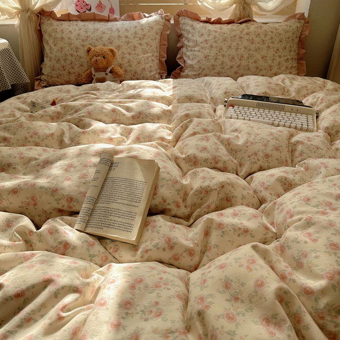 91家纺网 家纺一手货源 找家纺 韩巢家纺 2025新款针织双层纱花边款被套直播热销款四件套学生宿舍床单三件套-（提供卖家秀） 塞林娜米黄