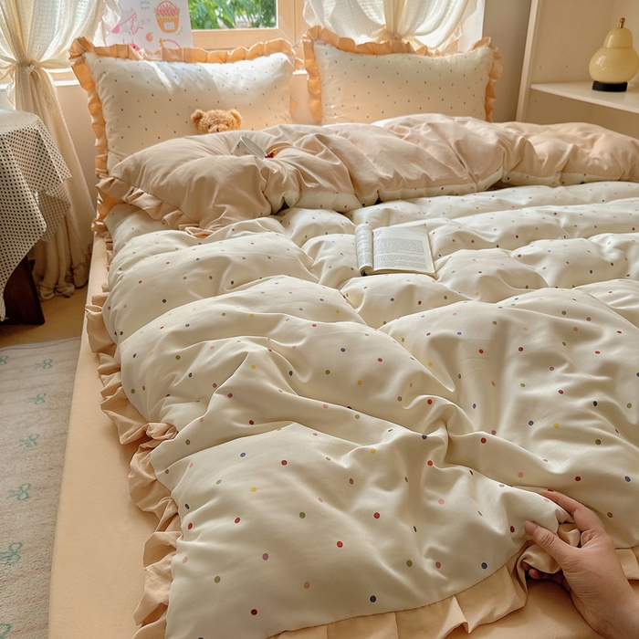91家纺网 家纺一手货源 找家纺 韩巢家纺 2025新款针织双层纱花边款被套直播热销款四件套学生宿舍床单三件套-（提供卖家秀） 奶油波点米