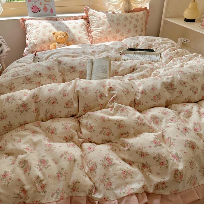 91家纺网 家纺一手货源 找家纺 韩巢家纺 2025新款针织双层纱花边款被套直播热销款四件套学生宿舍床单三件套-（提供卖家秀） 春和米