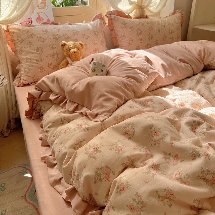 91家纺网 家纺一手货源 找家纺 韩巢家纺 2025新款针织双层纱花边款被套直播热销款四件套学生宿舍床单三件套-（提供卖家秀） 春和豆沙