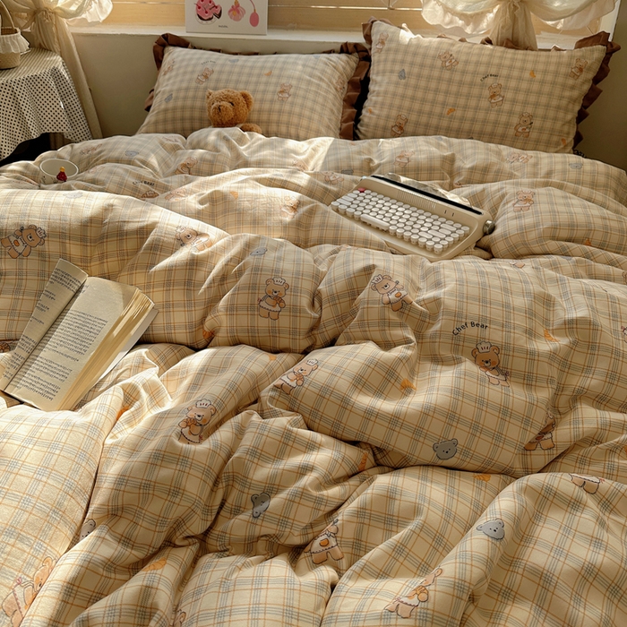 91家纺网 家纺一手货源 找家纺 韩巢家纺 2025新款针织双层纱花边款被套直播热销款四件套学生宿舍床单三件套-（提供卖家秀） 熊先生