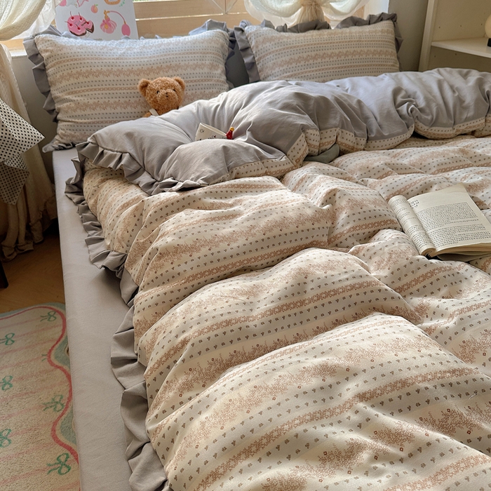 91家纺网 家纺一手货源 找家纺 韩巢家纺 2025新款针织双层纱花边款被套直播热销款四件套学生宿舍床单三件套-（提供卖家秀） 木昔