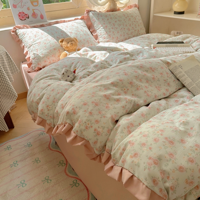 91家纺网 家纺一手货源 找家纺 韩巢家纺 2025新款针织双层纱花边款被套直播热销款四件套学生宿舍床单三件套-（提供卖家秀） 塞林娜绿