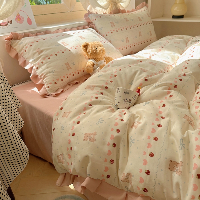 91家纺网 家纺一手货源 找家纺 韩巢家纺 2025新款针织双层纱花边款被套直播热销款四件套学生宿舍床单三件套-（提供卖家秀） 可爱熊