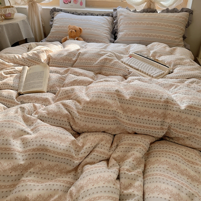 91家纺网 家纺一手货源 找家纺 韩巢家纺 2025新款针织双层纱花边款被套直播热销款四件套学生宿舍床单三件套-（提供卖家秀） 木昔