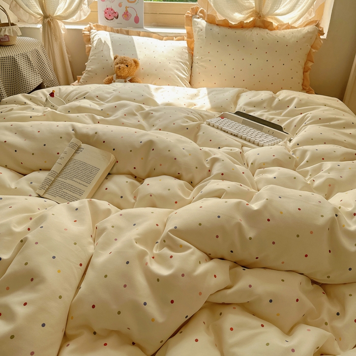 91家纺网 家纺一手货源 找家纺 韩巢家纺 2025新款针织双层纱花边款被套直播热销款四件套学生宿舍床单三件套-（提供卖家秀） 奶油波点米