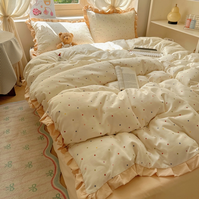 91家纺网 家纺一手货源 找家纺 韩巢家纺 2025新款针织双层纱花边款被套直播热销款四件套学生宿舍床单三件套-（提供卖家秀） 奶油波点米