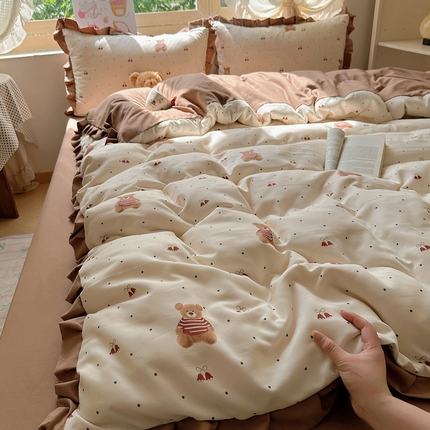 韩巢家纺 2025新款针织双层纱花边款被套直播热销款四件套学生宿舍床单三件套-（提供卖家秀） 叮当熊