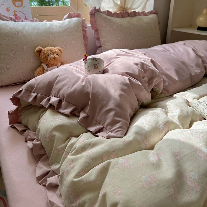 91家纺网 家纺一手货源 找家纺 韩巢家纺 2025新款针织双层纱花边款被套直播热销款四件套学生宿舍床单三件套-（提供卖家秀） 云山沐晚