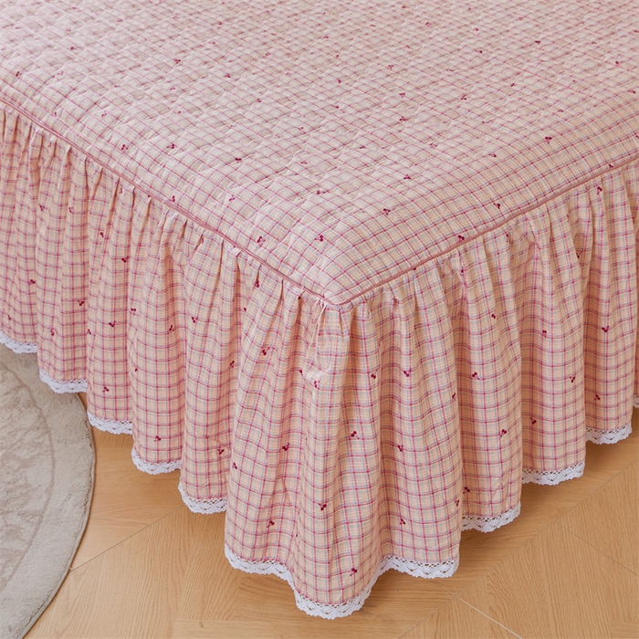 91家纺网 家纺一手货源 找家纺 缦彩 2025新款全棉纯棉夹棉公主风花边床裙四件套 卡曼-粉