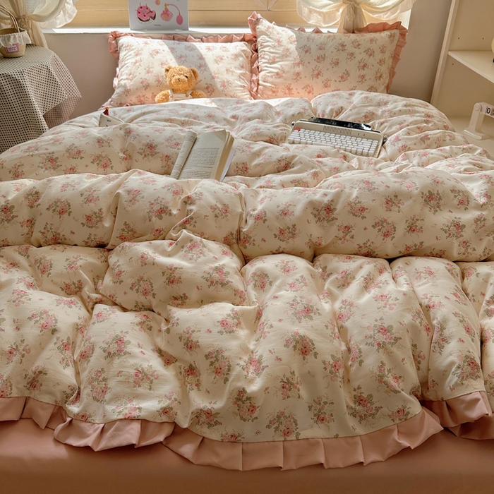 91家纺网 家纺一手货源 找家纺 韩巢家纺 2025新款针织双层纱花边款被套直播热销款四件套学生宿舍床单三件套-（提供卖家秀） 春和米