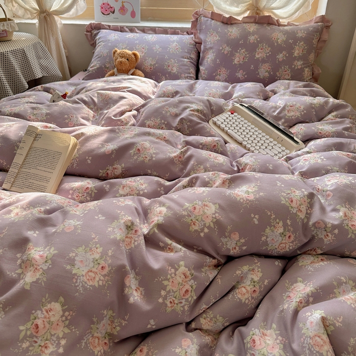 91家纺网 家纺一手货源 找家纺 韩巢家纺 2025新款针织双层纱花边款被套直播热销款四件套学生宿舍床单三件套-（提供卖家秀） 悠然紫