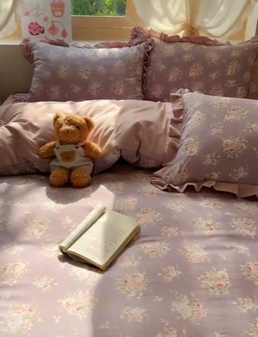 91家纺网 家纺一手货源 找家纺 韩巢家纺 2025新款针织双层纱花边款被套直播热销款四件套学生宿舍床单三件套-（提供卖家秀） 悠然紫