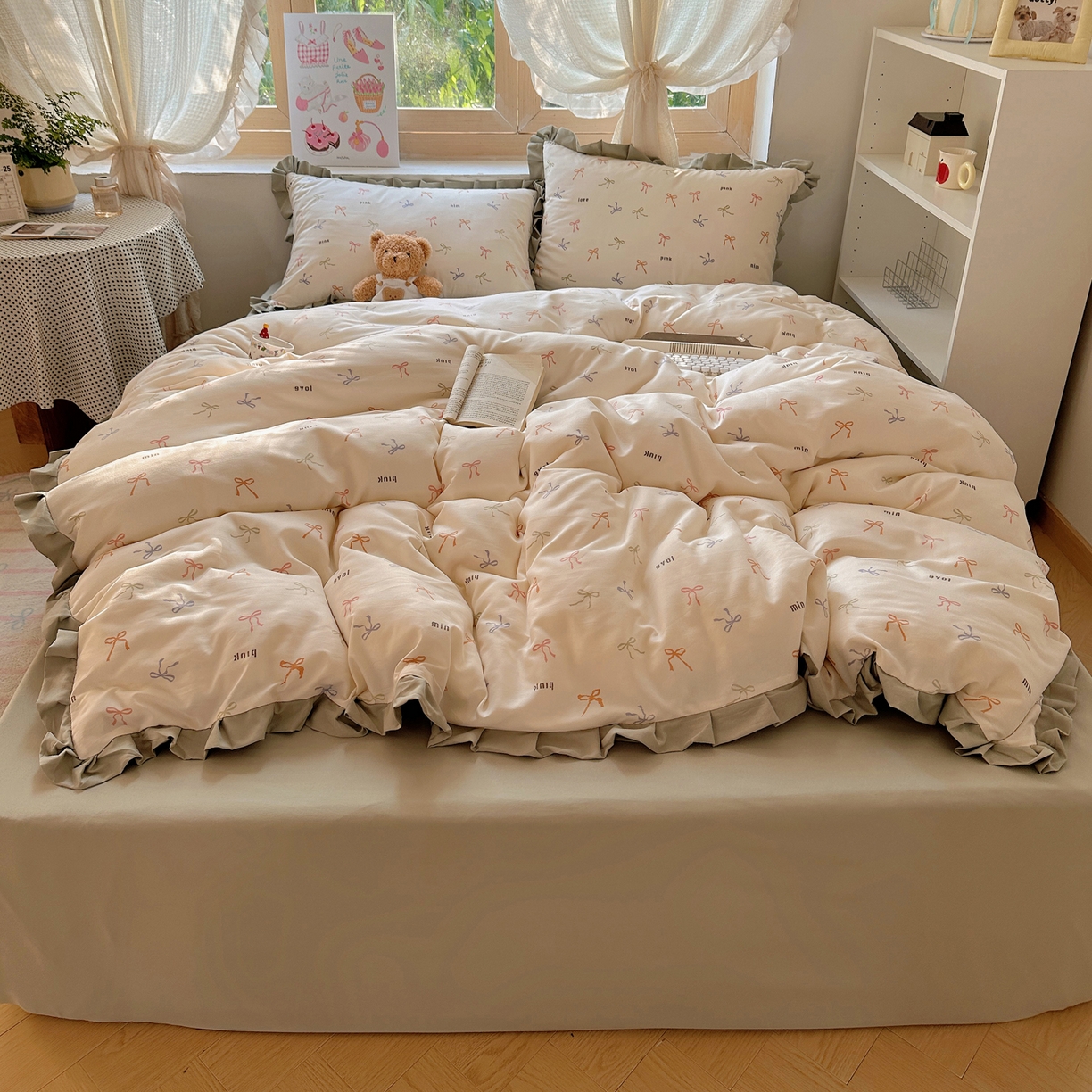 91家纺网 家纺一手货源 找家纺 韩巢家纺 2025新款针织双层纱花边款被套直播热销款四件套学生宿舍床单三件套-（提供卖家秀） 彩色蝴蝶绩