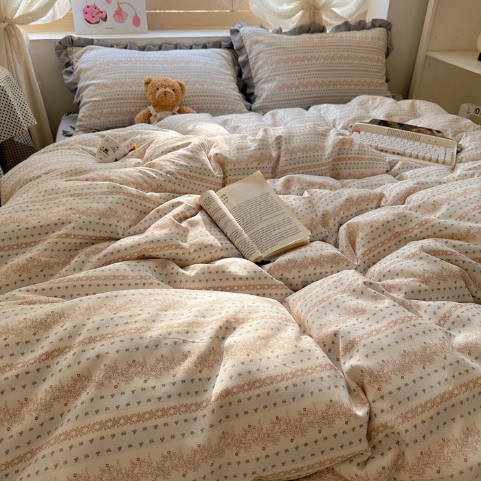 91家纺网 家纺一手货源 找家纺 韩巢家纺 2025新款针织双层纱花边款被套直播热销款四件套学生宿舍床单三件套-（提供卖家秀） 木昔