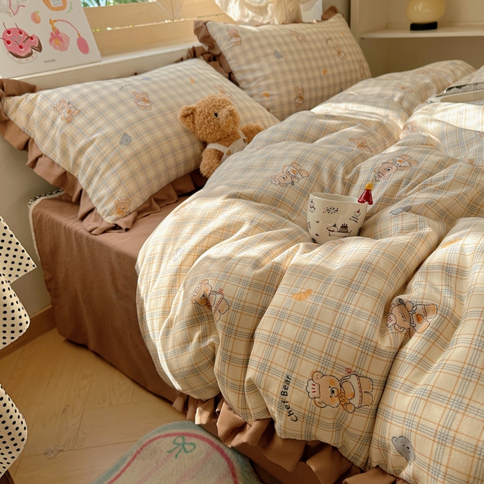 91家纺网 家纺一手货源 找家纺 韩巢家纺 2025新款针织双层纱花边款被套直播热销款四件套学生宿舍床单三件套-（提供卖家秀） 熊先生