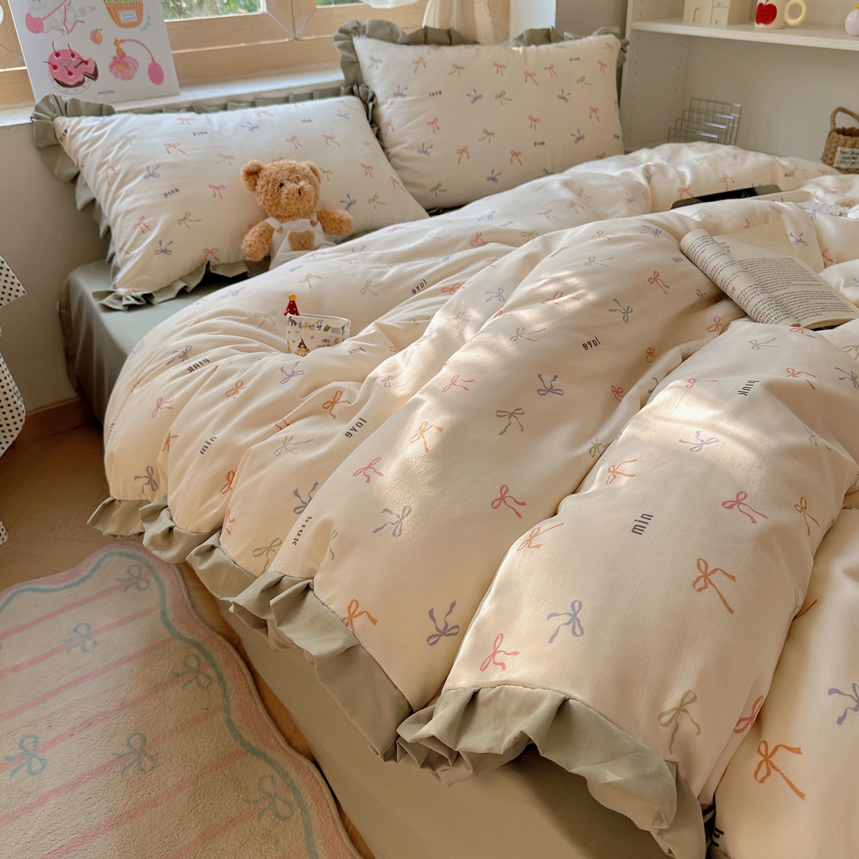 91家纺网 家纺一手货源 找家纺 韩巢家纺 2025新款针织双层纱花边款被套直播热销款四件套学生宿舍床单三件套-（提供卖家秀） 彩色蝴蝶绩