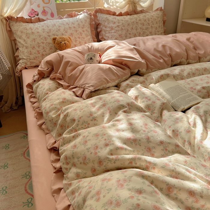 91家纺网 家纺一手货源 找家纺 韩巢家纺 2025新款针织双层纱花边款被套直播热销款四件套学生宿舍床单三件套-（提供卖家秀） 塞林娜米黄