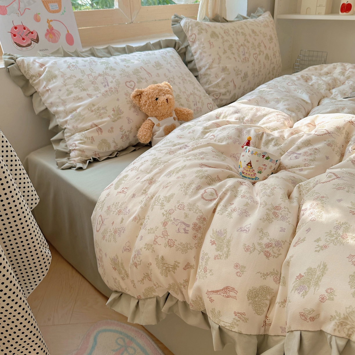 91家纺网 家纺一手货源 找家纺 韩巢家纺 2025新款针织双层纱花边款被套直播热销款四件套学生宿舍床单三件套-（提供卖家秀） 魔法森林