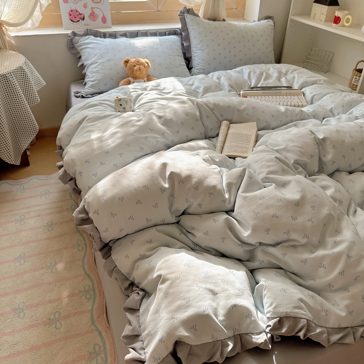 91家纺网 家纺一手货源 找家纺 韩巢家纺 2025新款针织双层纱花边款被套直播热销款四件套学生宿舍床单三件套-（提供卖家秀） 可爱多二