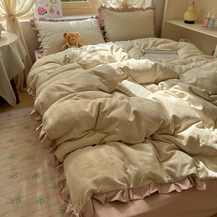 91家纺网 家纺一手货源 找家纺 韩巢家纺 2025新款针织双层纱花边款被套直播热销款四件套学生宿舍床单三件套-（提供卖家秀） 云山沐晚