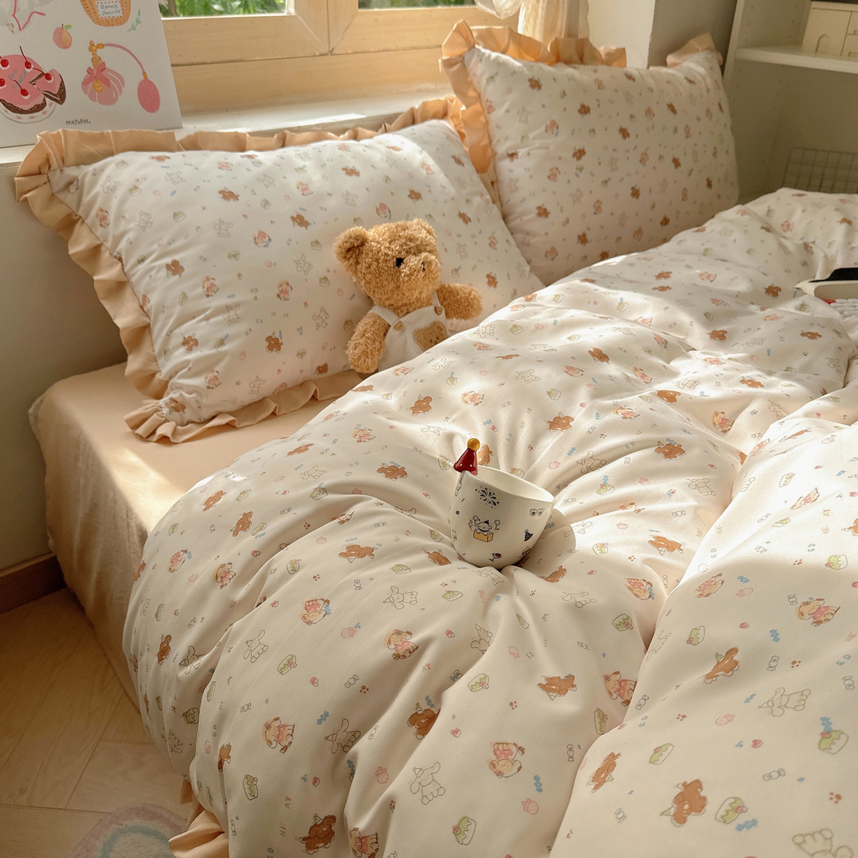 91家纺网 家纺一手货源 找家纺 韩巢家纺 2025新款针织双层纱花边款被套直播热销款四件套学生宿舍床单三件套-（提供卖家秀） 奶油狗