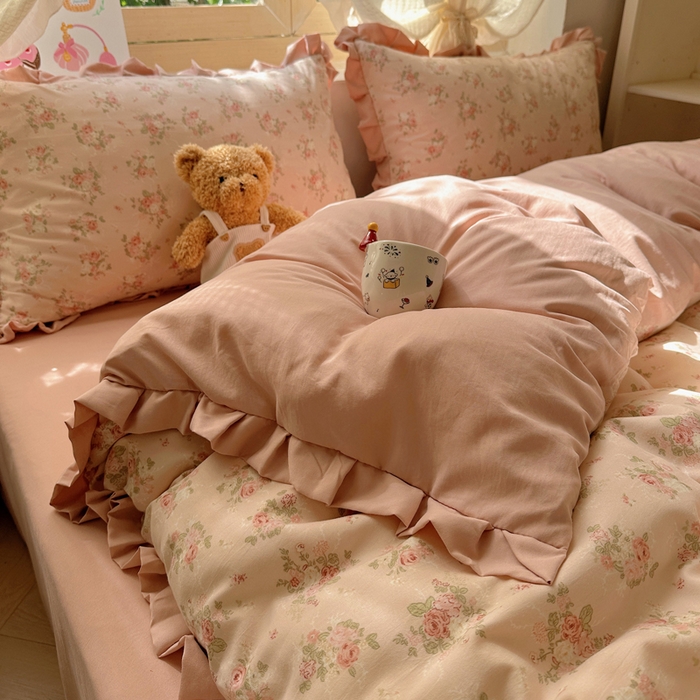 91家纺网 家纺一手货源 找家纺 韩巢家纺 2025新款针织双层纱花边款被套直播热销款四件套学生宿舍床单三件套-（提供卖家秀） 春和豆沙