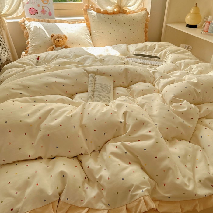 91家纺网 家纺一手货源 找家纺 韩巢家纺 2025新款针织双层纱花边款被套直播热销款四件套学生宿舍床单三件套-（提供卖家秀） 奶油波点米