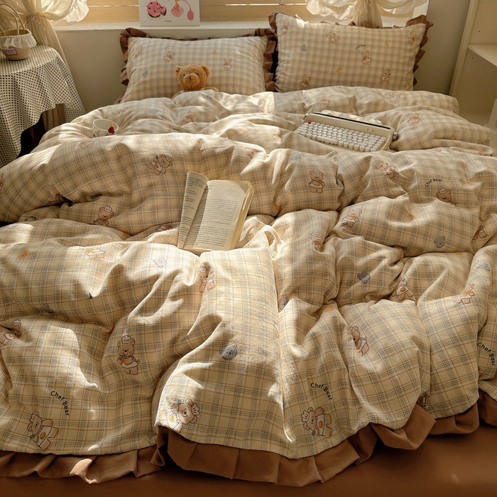 91家纺网 家纺一手货源 找家纺 韩巢家纺 2025新款针织双层纱花边款被套直播热销款四件套学生宿舍床单三件套-（提供卖家秀） 熊先生