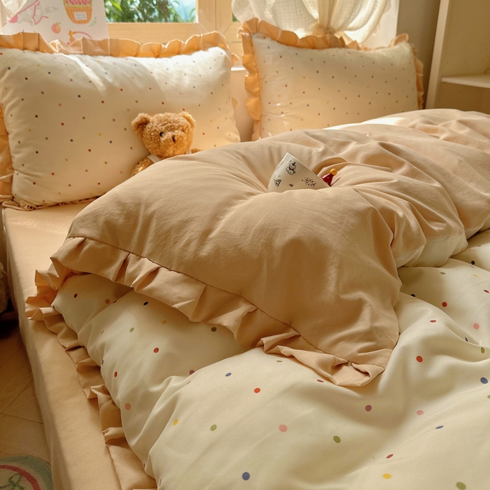 91家纺网 家纺一手货源 找家纺 韩巢家纺 2025新款针织双层纱花边款被套直播热销款四件套学生宿舍床单三件套-（提供卖家秀） 奶油波点米