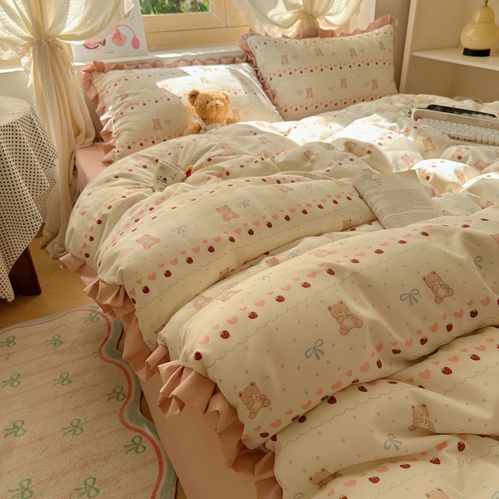 91家纺网 家纺一手货源 找家纺 韩巢家纺 2025新款针织双层纱花边款被套直播热销款四件套学生宿舍床单三件套-（提供卖家秀） 可爱熊