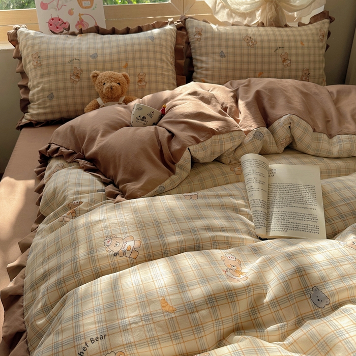 91家纺网 家纺一手货源 找家纺 韩巢家纺 2025新款针织双层纱花边款被套直播热销款四件套学生宿舍床单三件套-（提供卖家秀） 熊先生